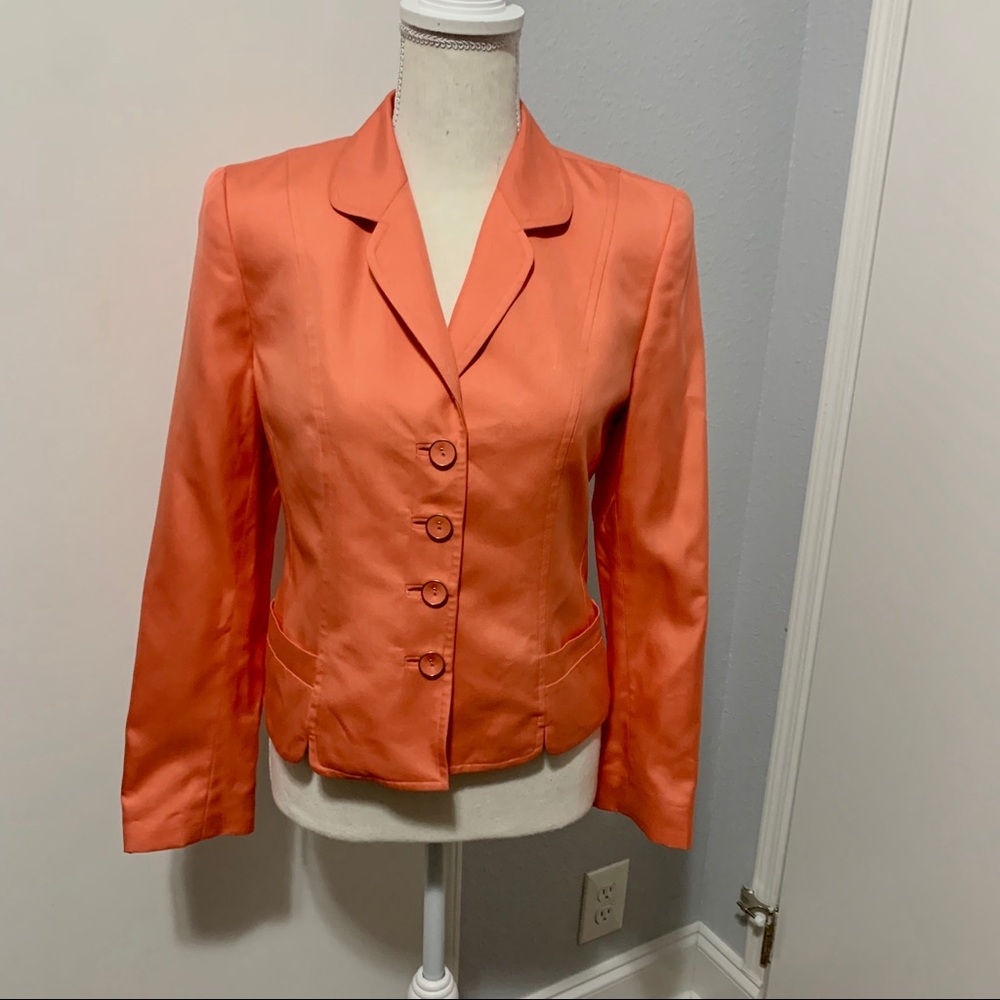 Valerie Stevens Cropped Blazer Size 4 Petite
